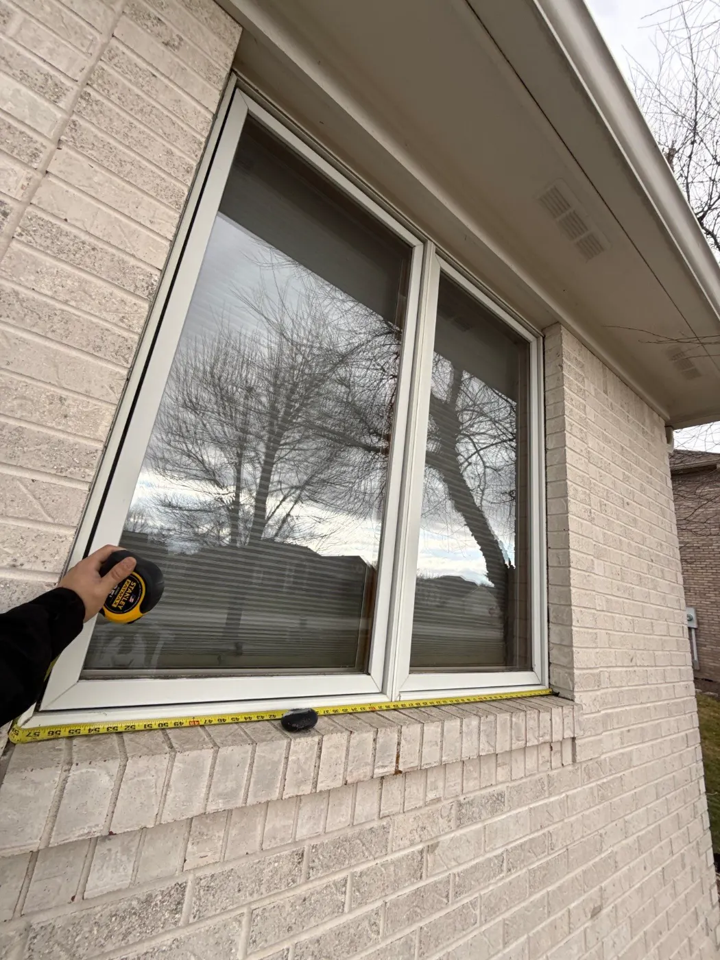 Frame and seal detail on a Saxony window job